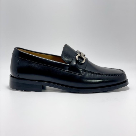 https://fixationpk.com/products/ferragamo-mens-gancini-ornament-loafer-shoe-black
